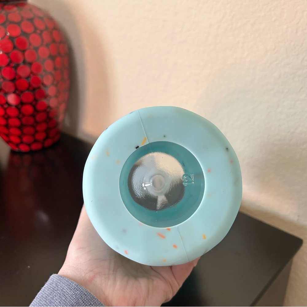 32 oz Glass Water Bottle with Blue Confetti Silicon Sleeve - Picture 6 of 15